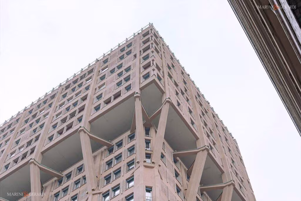 Torre velasca grattacielo con le bretelle milano Torre velasca grattacielo con le bretelle milano