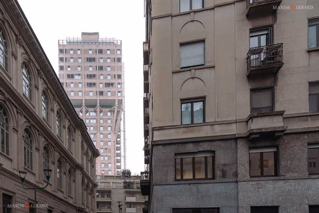 Torre velasca grattacielo milano fascino brutalista Torre velasca grattacielo milano fascino brutalista