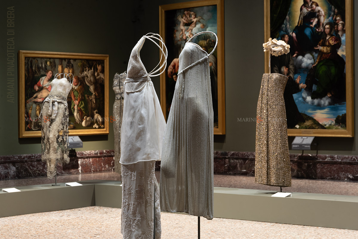 Giorgio armani pinacoteca brera milano mostra abiti donna ricamatii eleganti Giorgio armani pinacoteca brera milano mostra abiti donna ricamatii eleganti