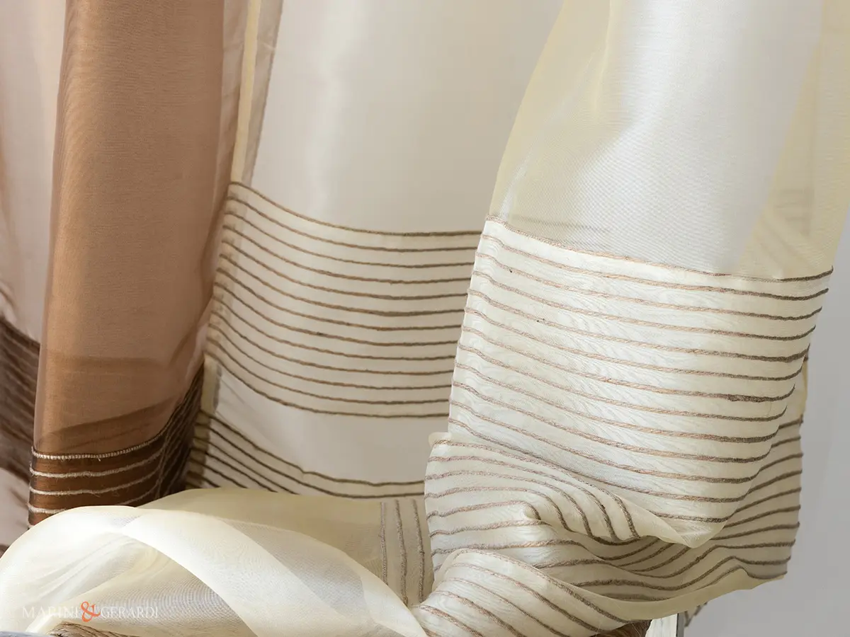 Tende organza moderne in giallo iinserti in corda Tende organza moderne in giallo iinserti in corda