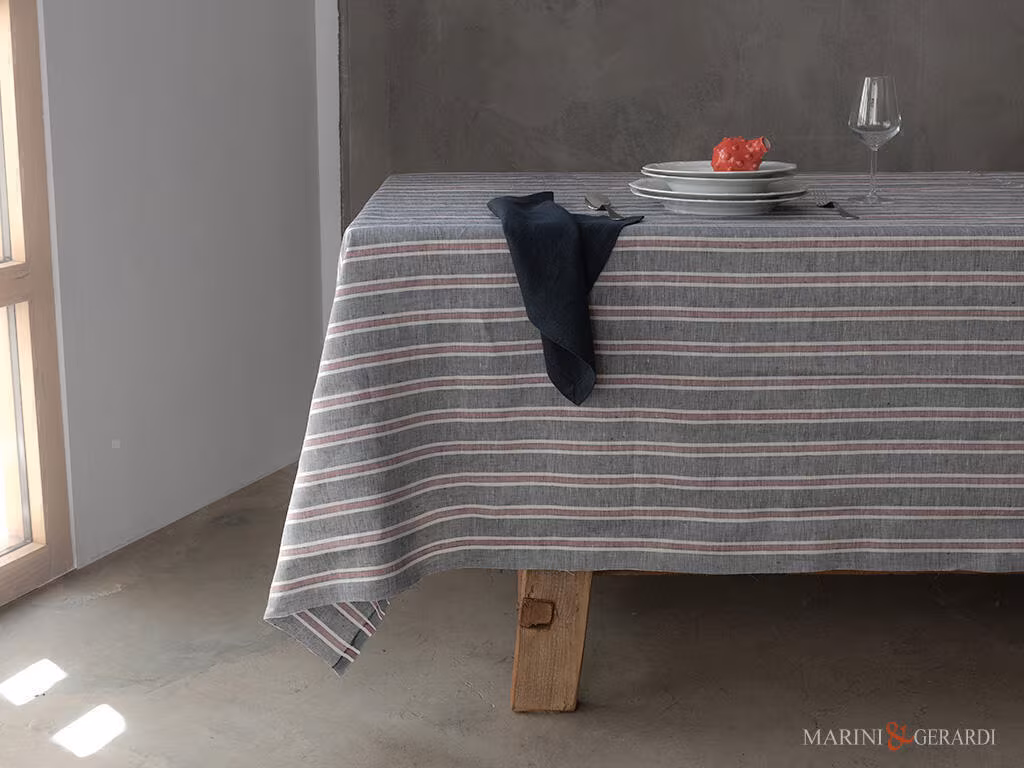 Tovaglia di lino elegante righe rosso porpora Tovaglia di lino elegante righe rosso porpora