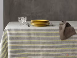 Tovaglia di lino righe giallo zolfo bicchieri piatti gialli